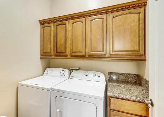 View & Games: Spacious Oasis In Havasu! * Lake Havasu City