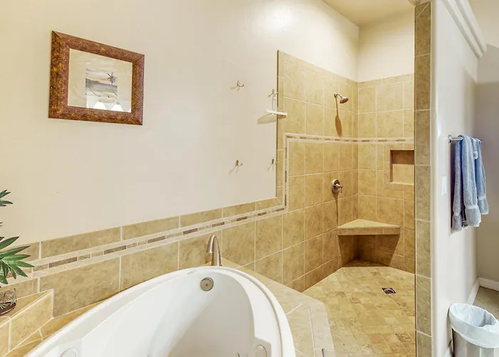 View & Games: Spacious Oasis In Havasu! Holiday home Lake Havasu City