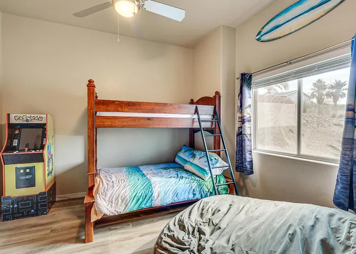 Holiday home View & Games: Spacious Oasis In Havasu! Lake Havasu City