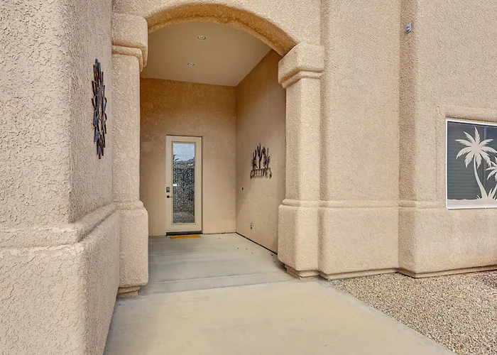 View & Games: Spacious Oasis In Havasu! Holiday home *